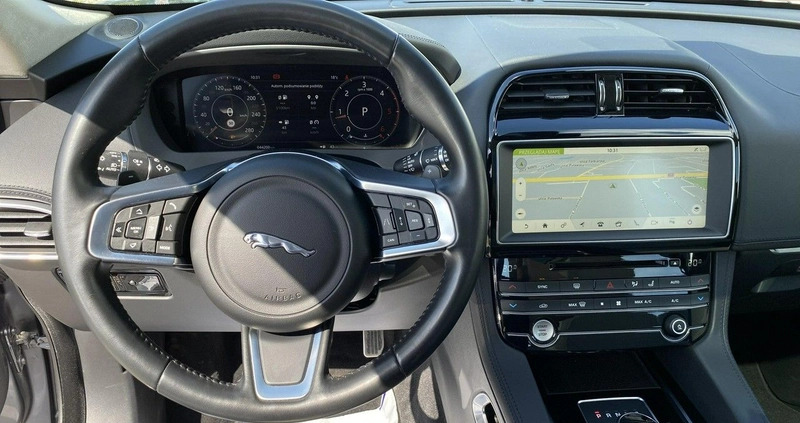 Jaguar F-Pace cena 169900 przebieg: 44000, rok produkcji 2020 z Witnica małe 379